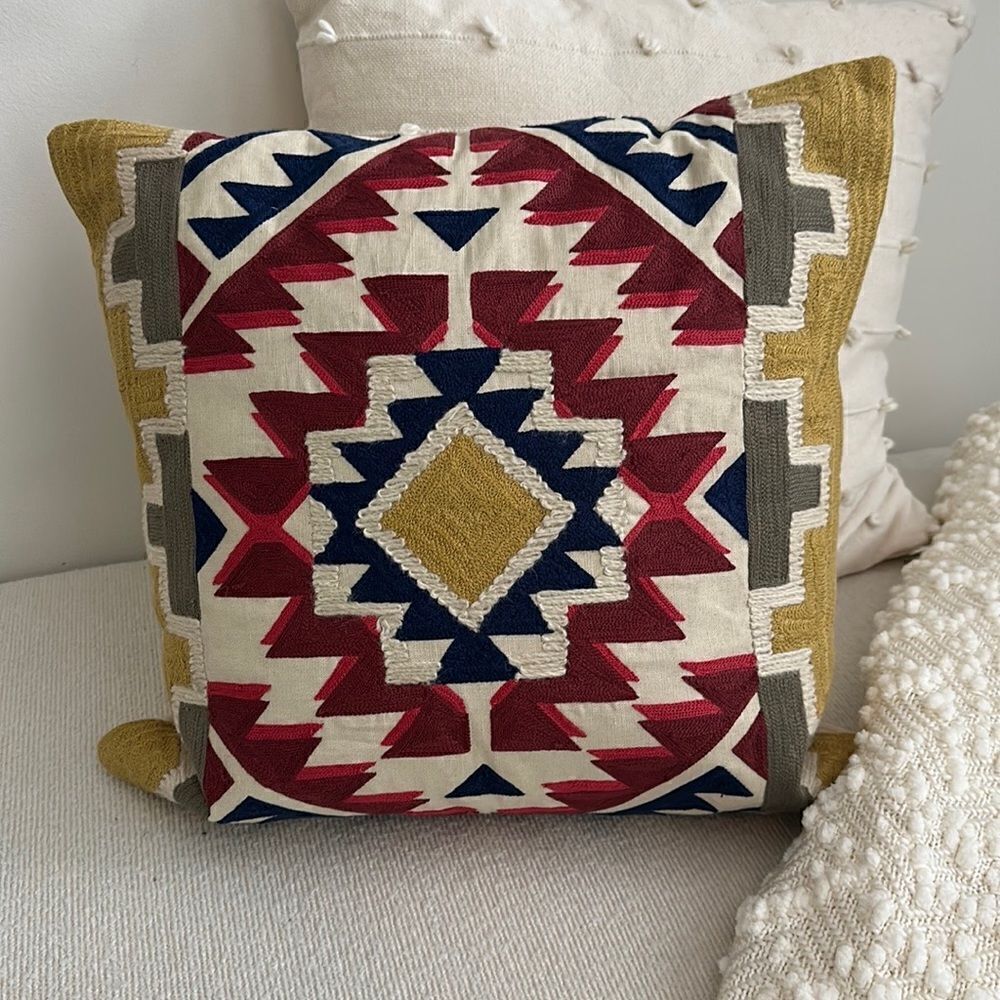 Villa Multicolored Accent Pillow Decor 18”x18”